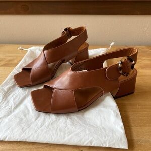 J MCLAUGHLIN JESSAMINE LEATHER SANDALS 6.5 COGNAC TORTOISE BUCKLE BLOCK HEEL